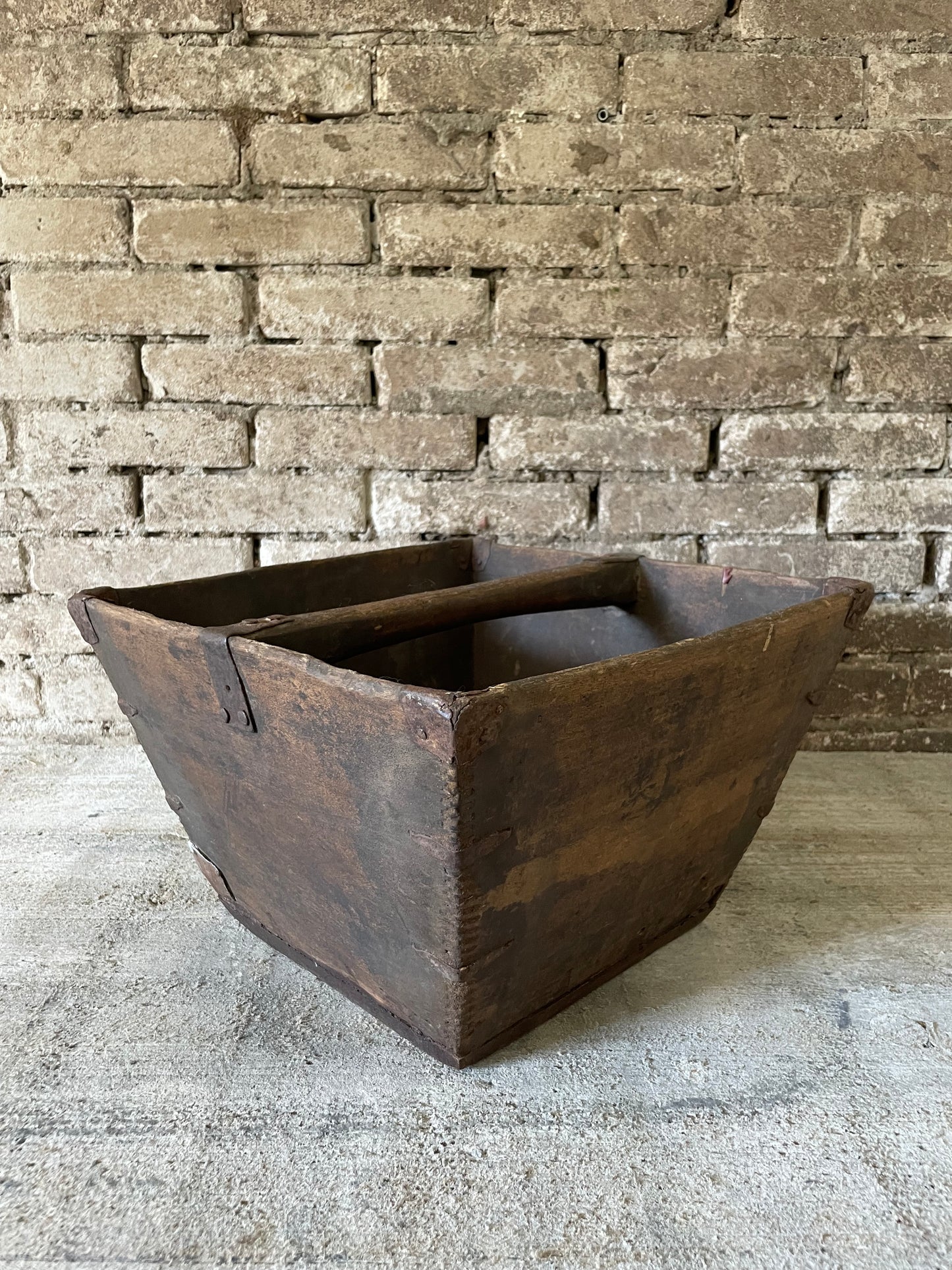 Oude houten rijstbak