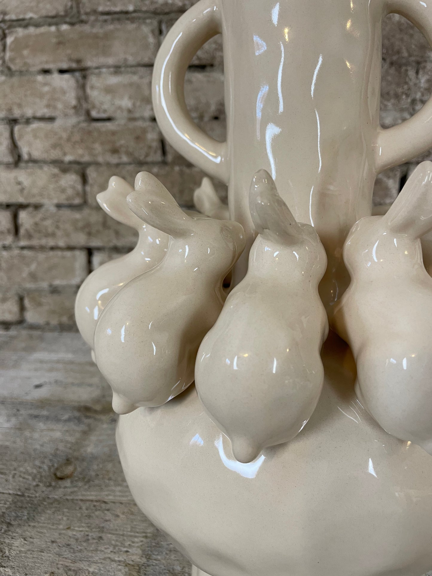 Vaas bunnies stoneware