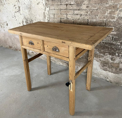 Side table van massief elmwood – natuurlijke houtkleur, met twee lades