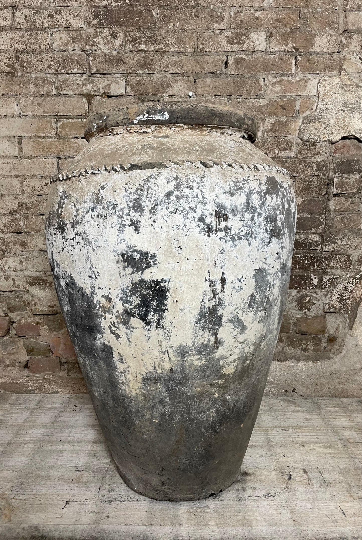 Handgemaakte Indiase aardewerken kruik