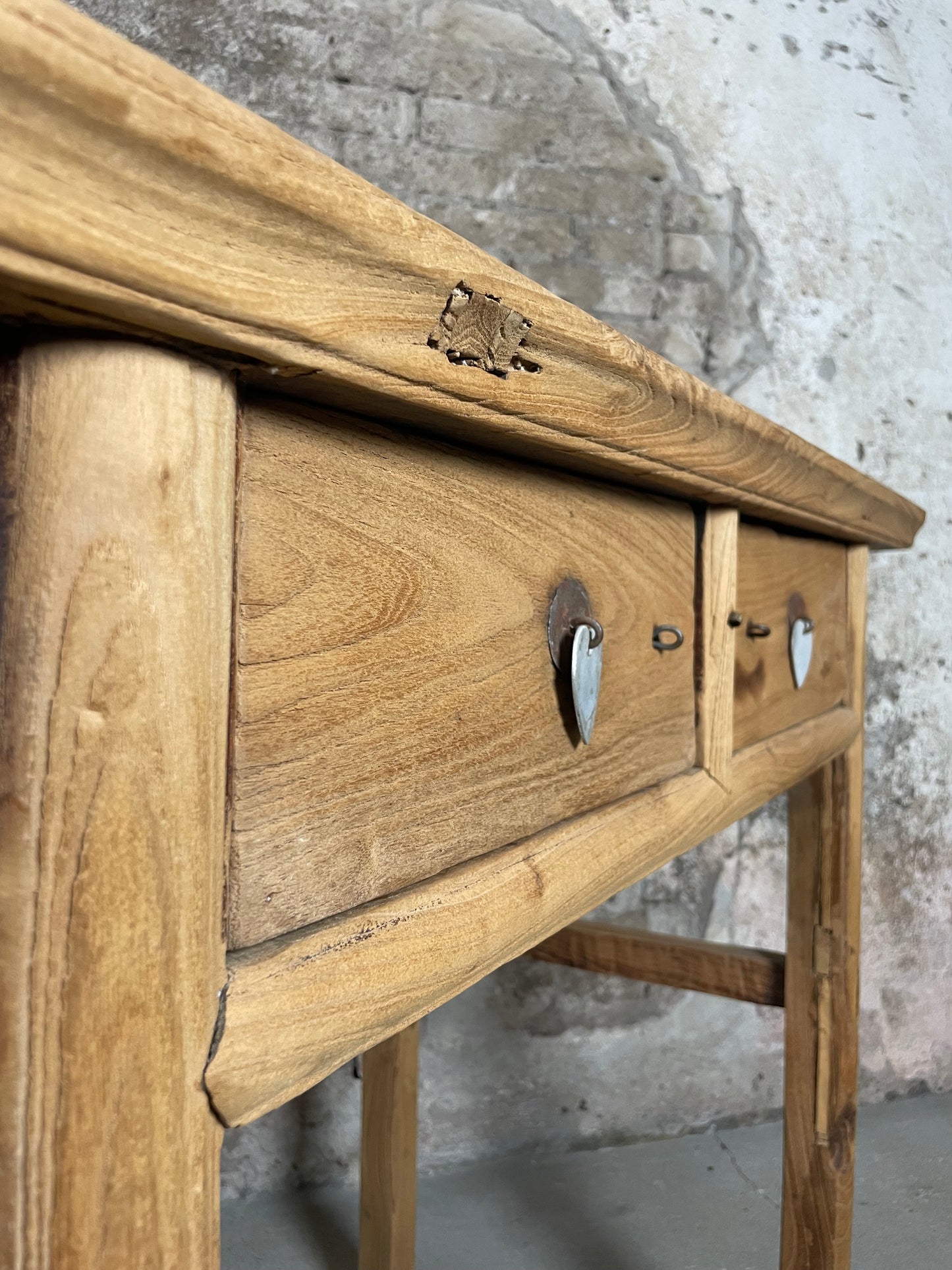 Elmwood sidetable