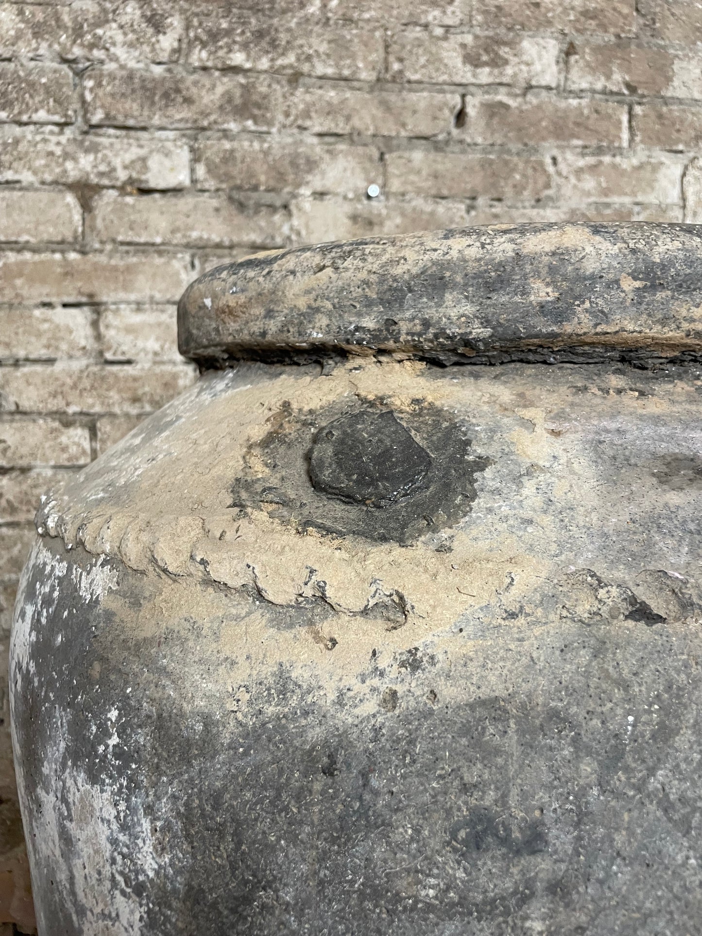 Handgemaakte Indiase aardewerken kruik