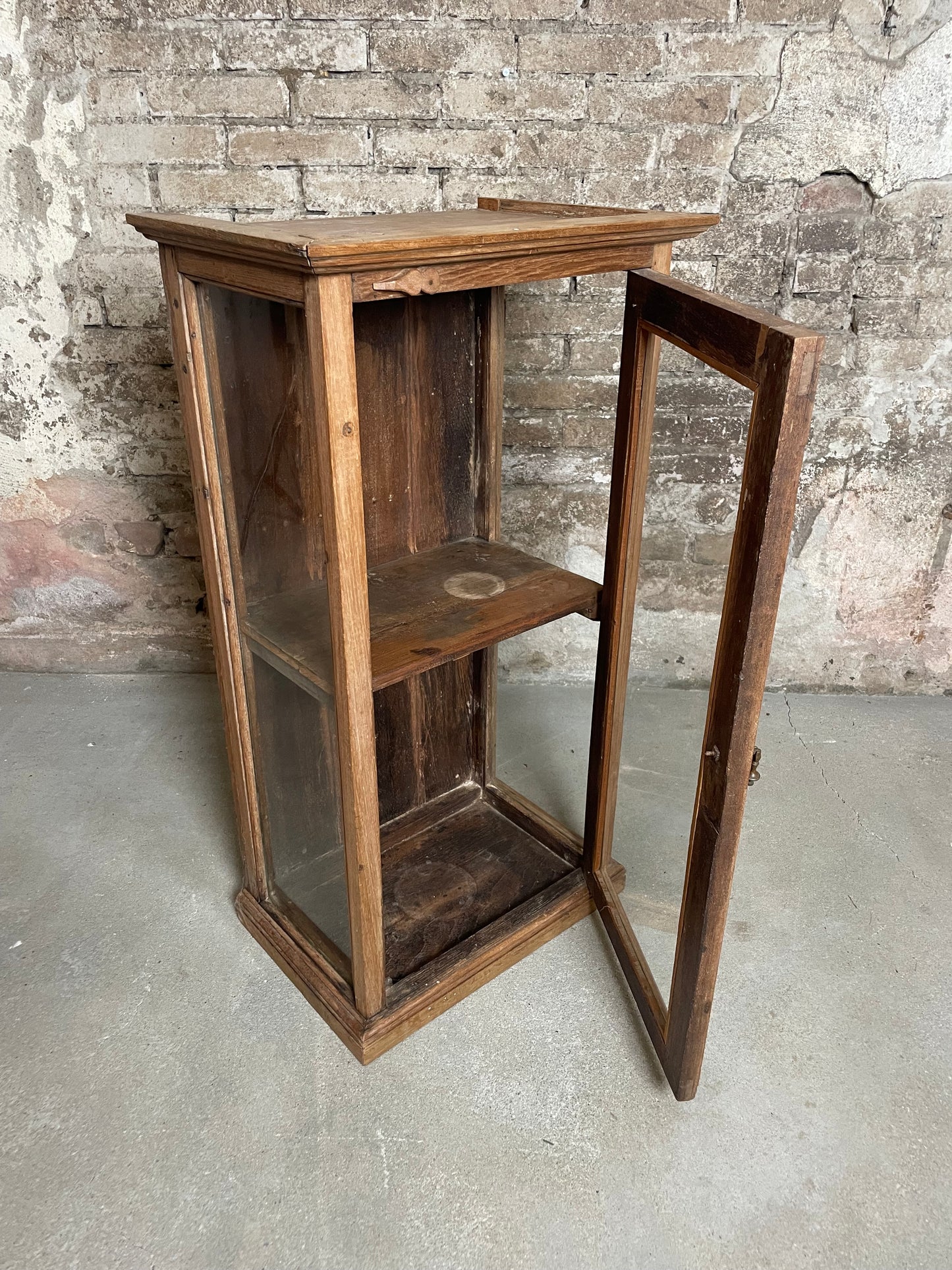 Oude vitrine