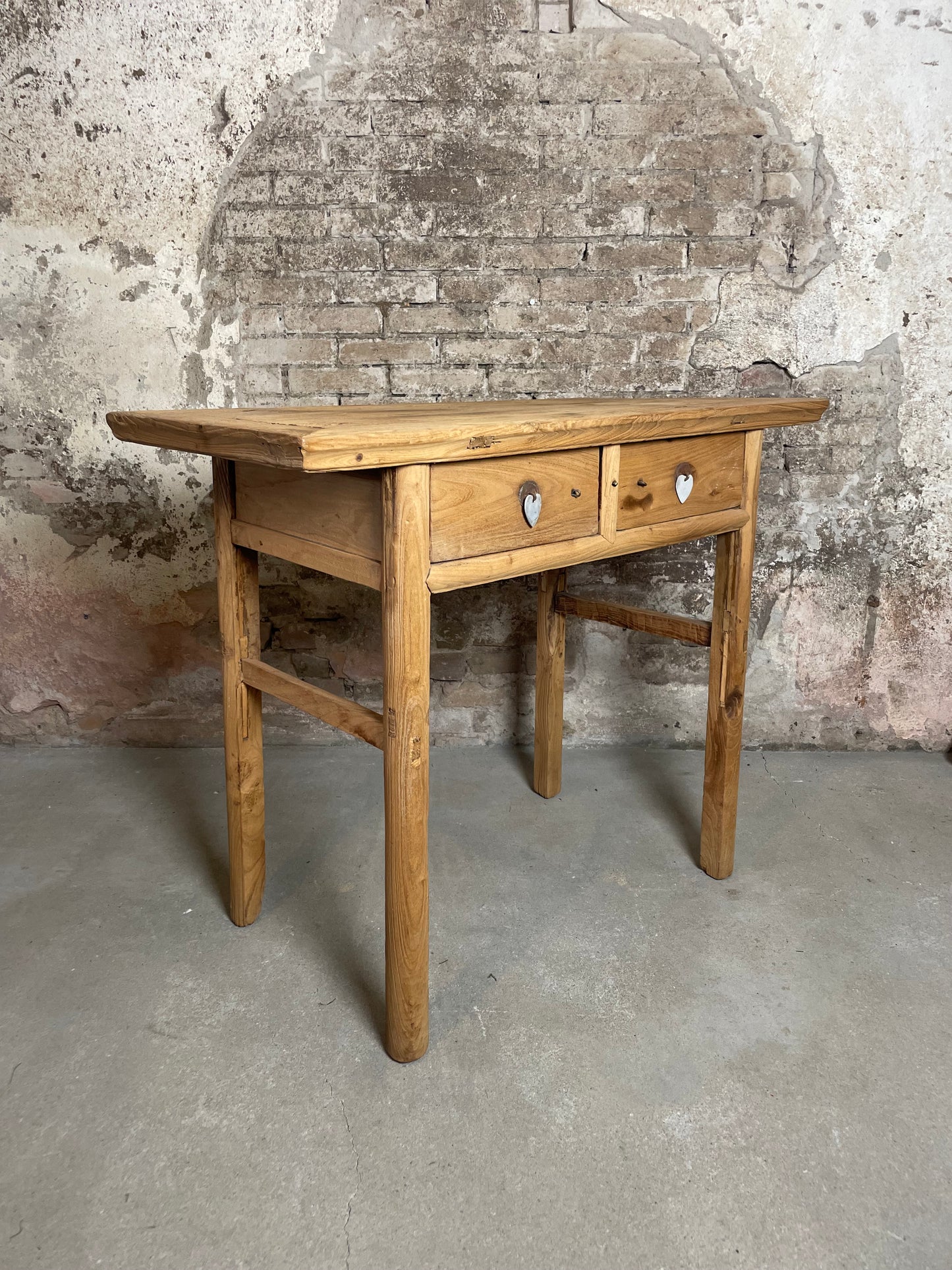 Elmwood sidetable