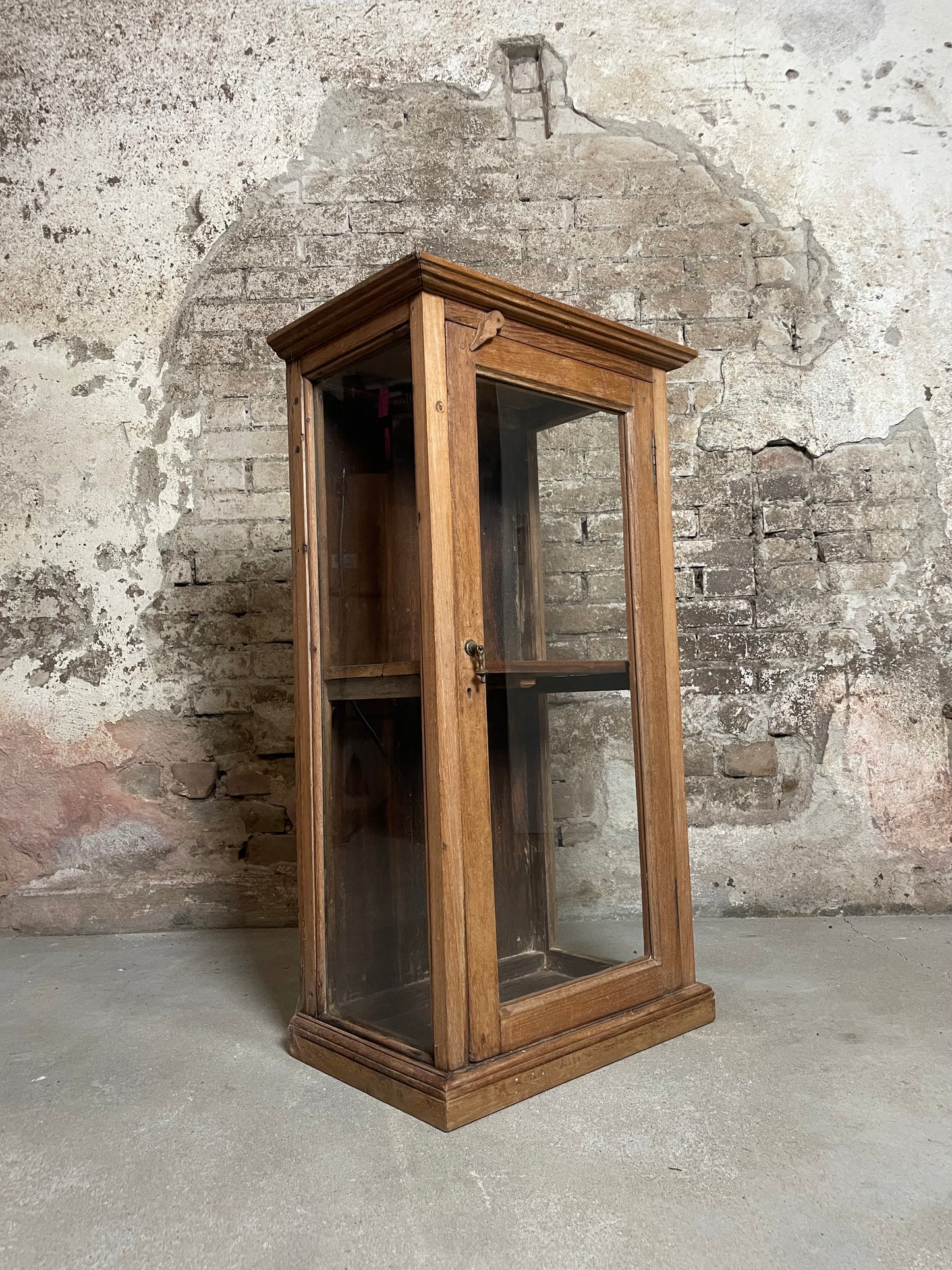 Oude vitrine