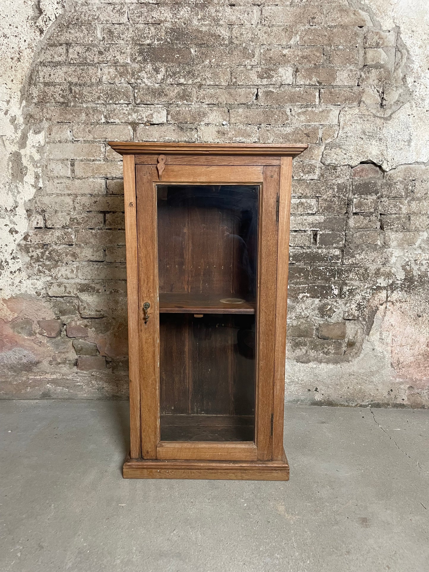 Oude vitrine
