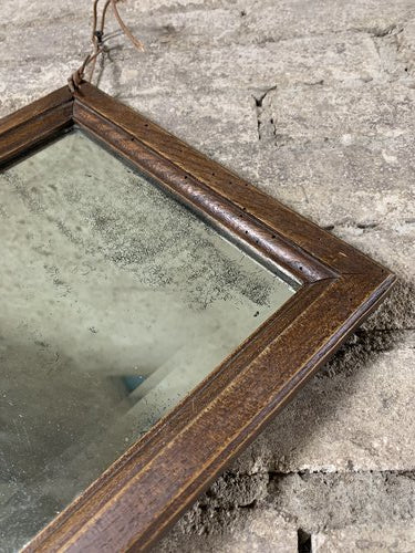 Verweerde oude spiegel