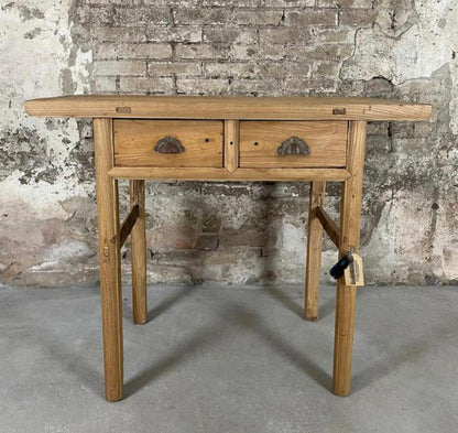 Side table van massief elmwood – natuurlijke houtkleur, met twee lades